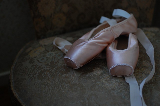 La Ropa ballet adecuada para el movimiento de la bailarína